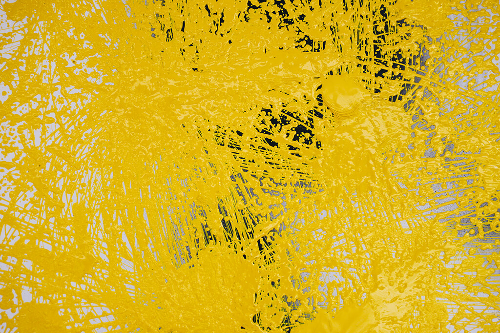 Yellow di Flavio Petricca, resina su nylon, 2018